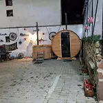 Old House - стара къща *