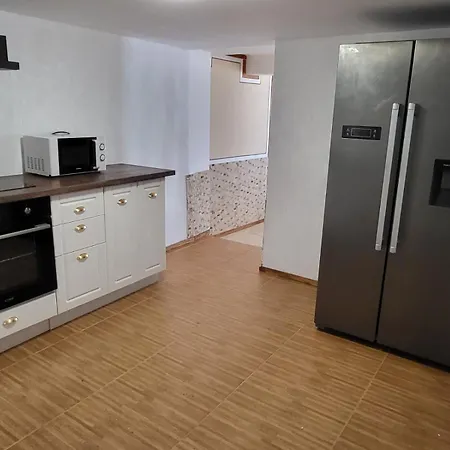 Old House - стара къща