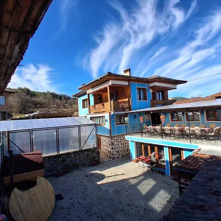 Old House - стара къща *