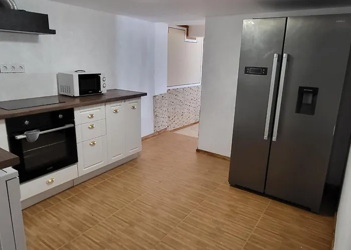 Old House - стара къща