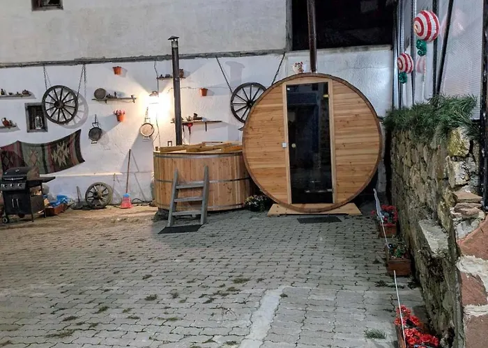 Old House - стара къща *